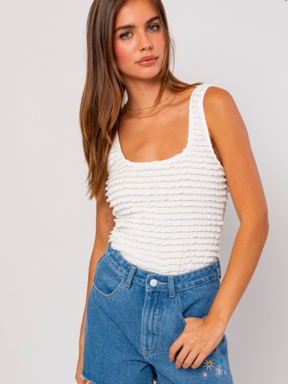 Le Lis White Textured Scoop Tank Top - Women